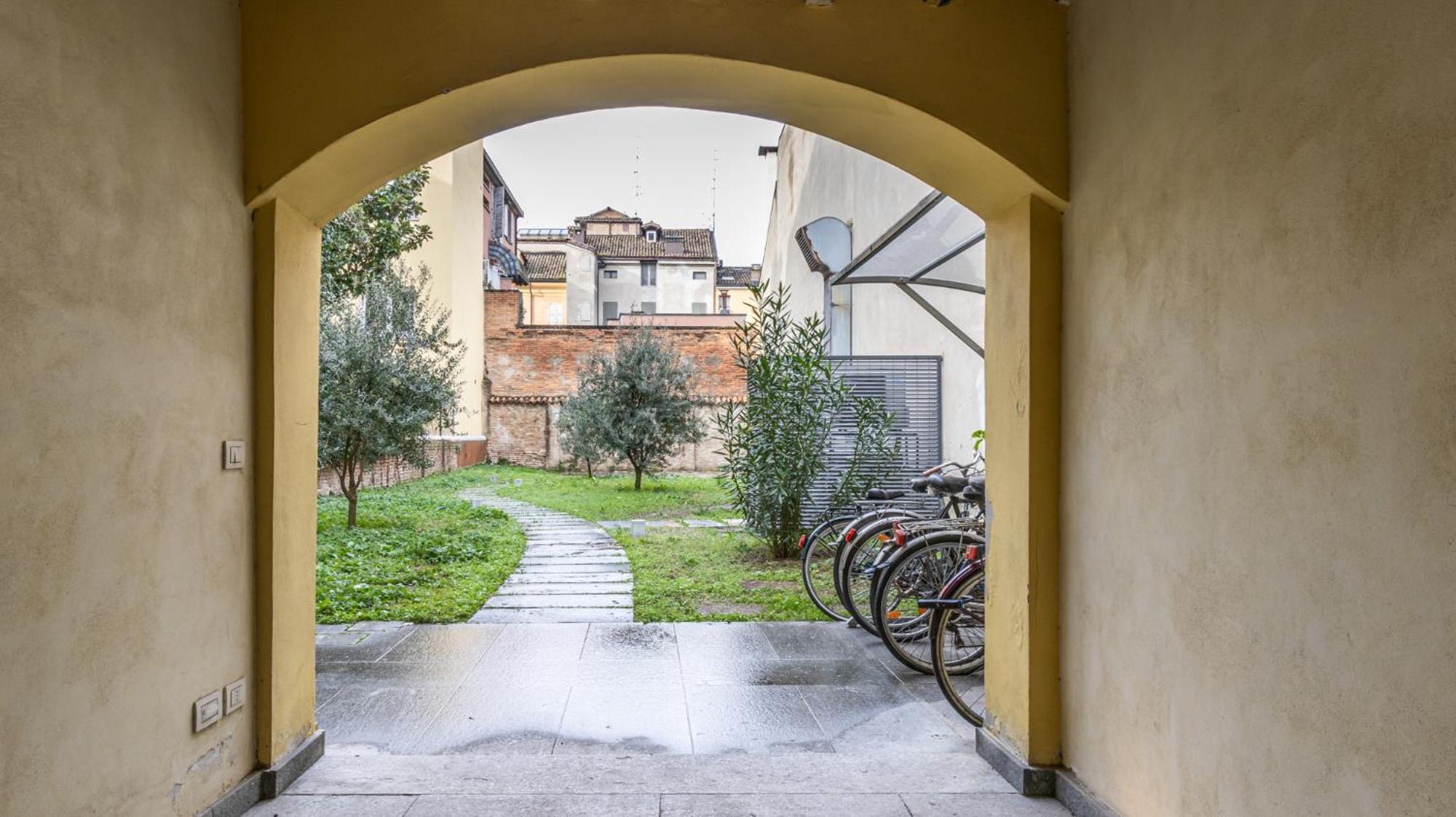 Ferienwohnung Piazza Martiri-In Pieno Centro Sotto Al Castello Carpi Exterior foto