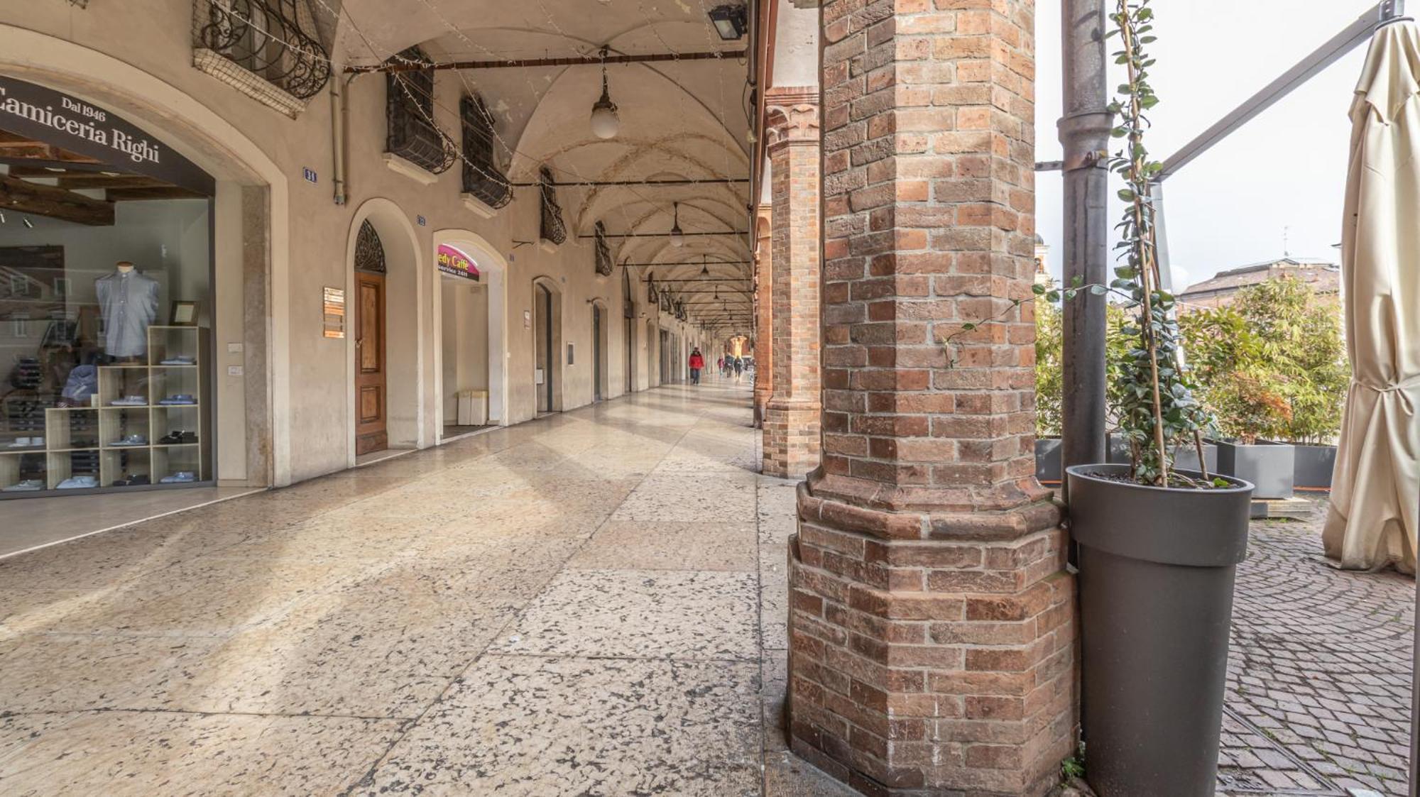 Ferienwohnung Piazza Martiri-In Pieno Centro Sotto Al Castello Carpi Exterior foto